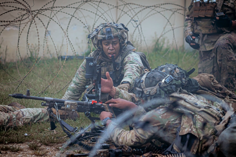 Sky Soldiers Attack Opposing Forces During Saber Junction 24