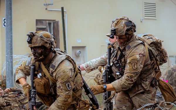 Sky Soldiers Attack Opposing Forces During Saber Junction 24