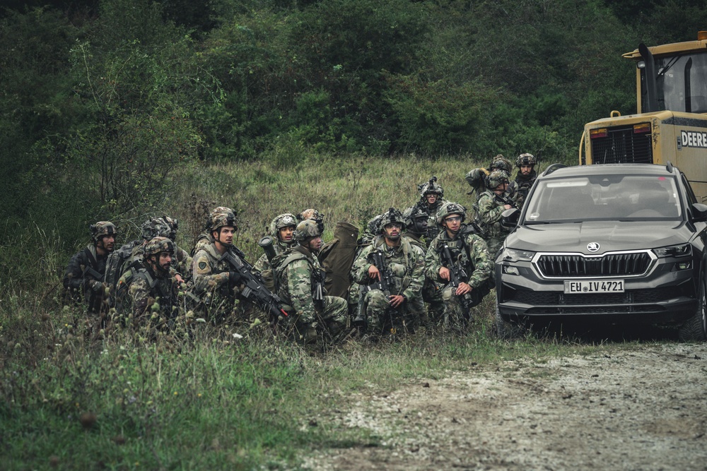 Sky Soldiers Attack Opposing Forces During Saber Junction 24