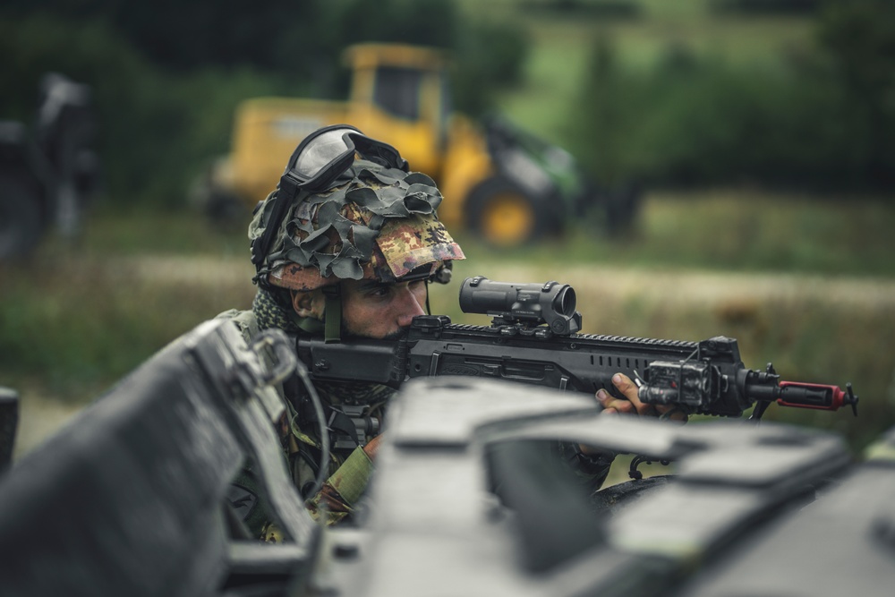 Sky Soldiers Attack Opposing Forces During Saber Junction 24