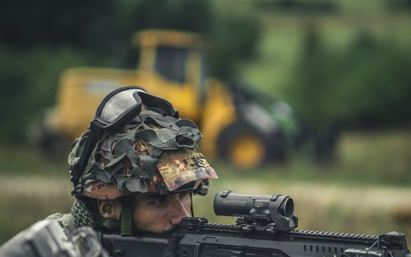 Sky Soldiers Attack Opposing Forces During Saber Junction 24