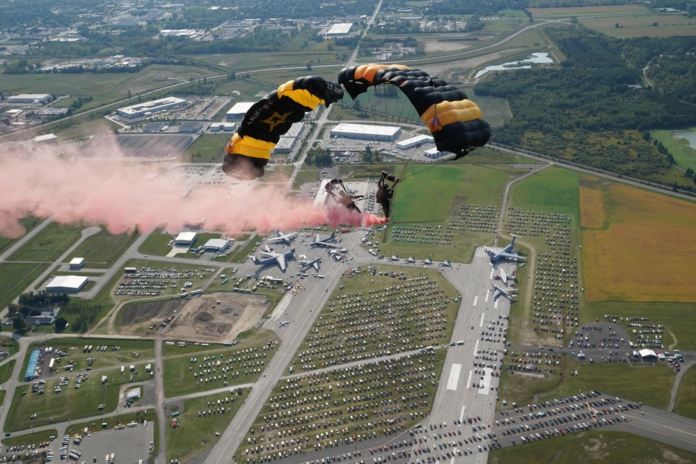 Army Golden Knights fly at Airshow London to celebrate 100 years of Royal Canadian Air Force