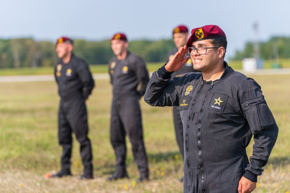 Army Golden Knights fly at Airshow London to celebrate 100 years of Royal Canadian Air Force