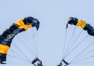 Army Golden Knights fly at Airshow London to celebrate 100 years of Royal Canadian Air Force
