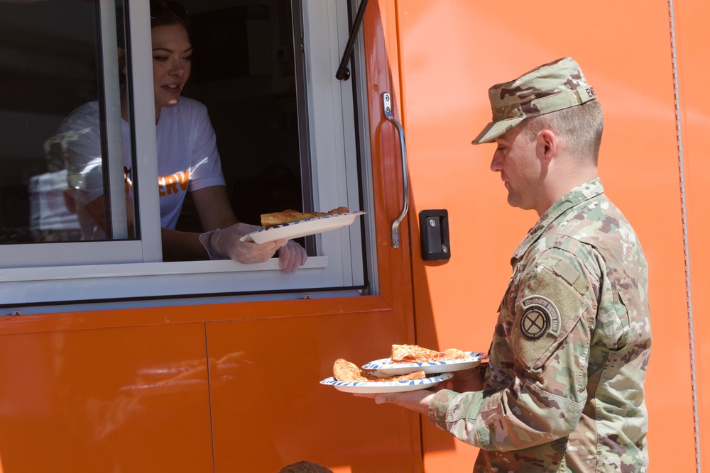 Military members and veterans honored with pizza party at Arrowhead Stadium