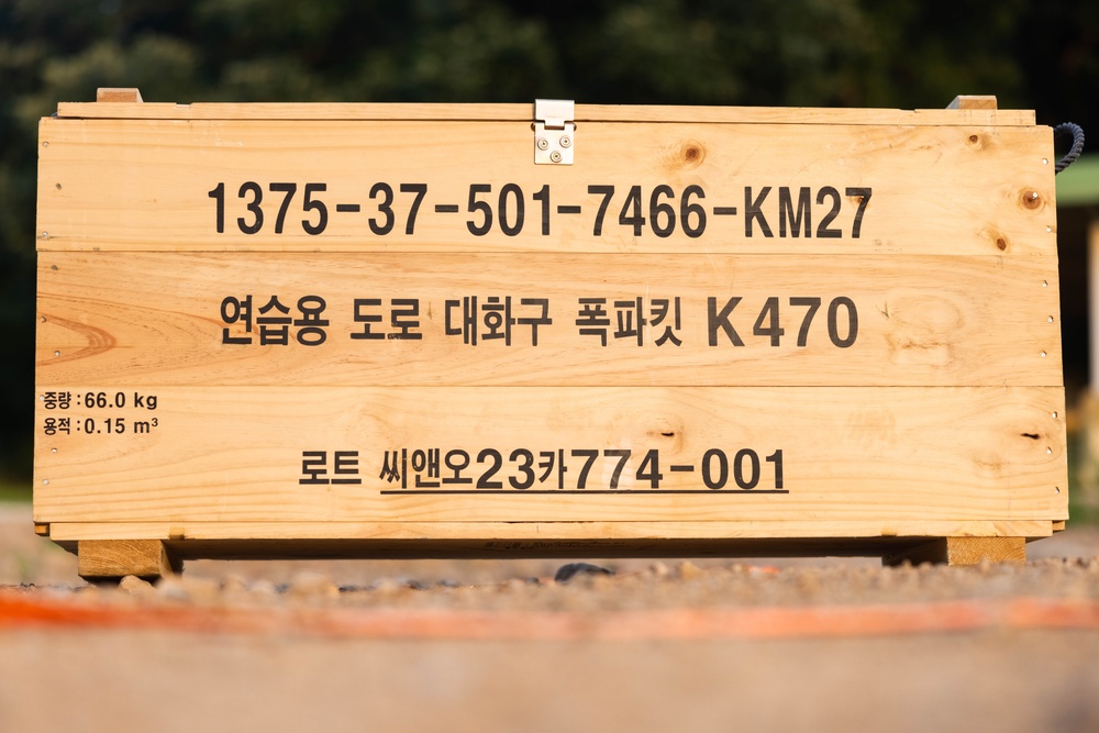 KMEP 24.2 | Bilateral KM-180 Road Crater Kit Exchange