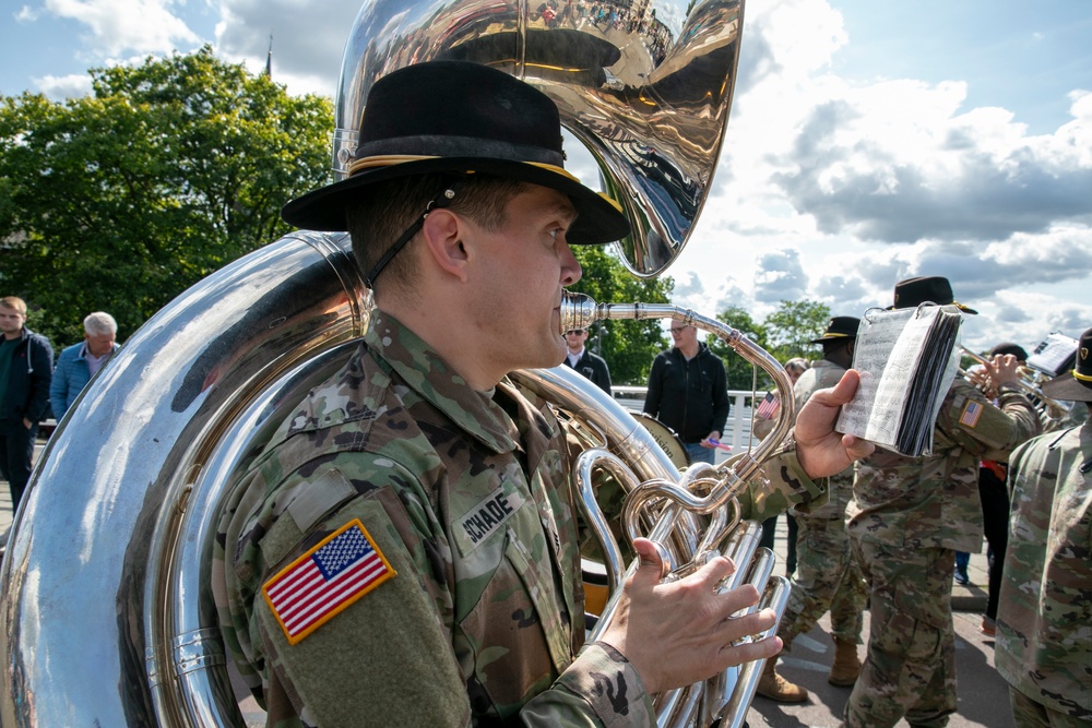 Maastricht Parade: US Army Band marks 80th anniversary of Operation Market Garden