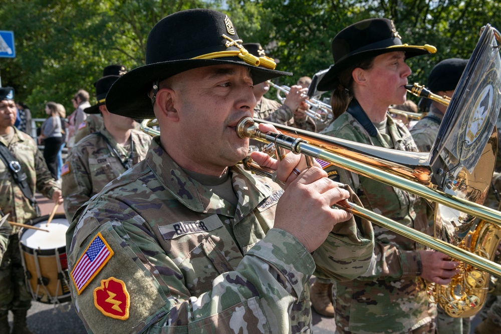 Maastricht Parade: US Army Band marks 80th anniversary of Operation Market Garden