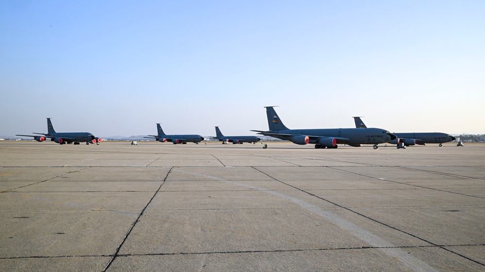 Aircraft on Flightline