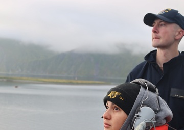 Lookouts on USS Sterett (DDG 104)
