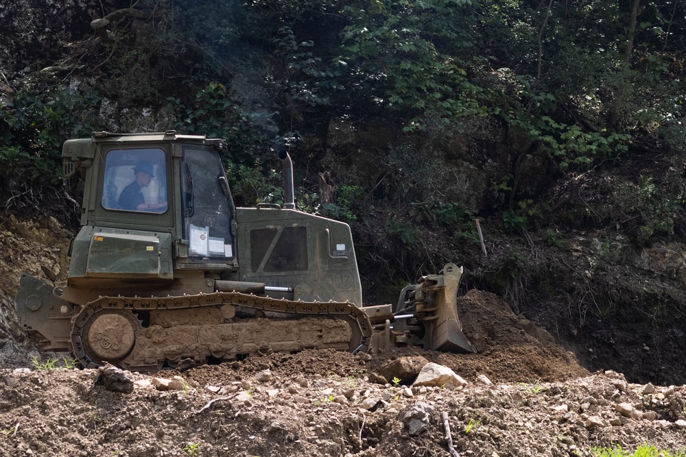 9th ESB Conducts Final Construction of Choctaw Road