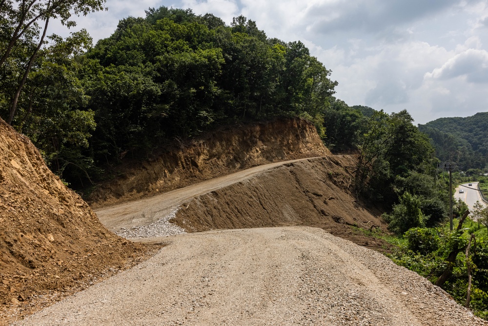 9th ESB Conducts Final Construction of Choctaw Road