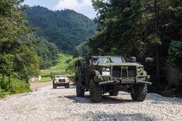 III MEF CG, SgtMaj, CMDCM Visit Choctaw Road