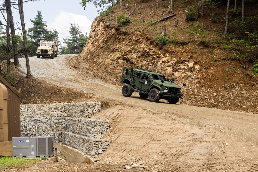 III MEF CG, SgtMaj, CMDCM Visit Choctaw Road