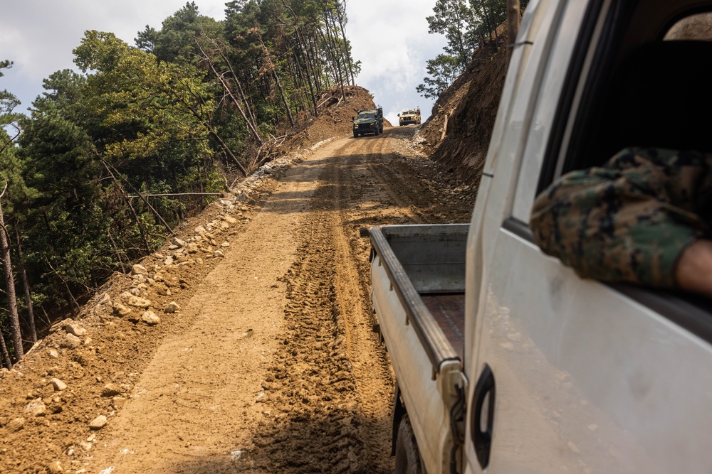 III MEF CG, SgtMaj, CMDCM Visit Choctaw Road