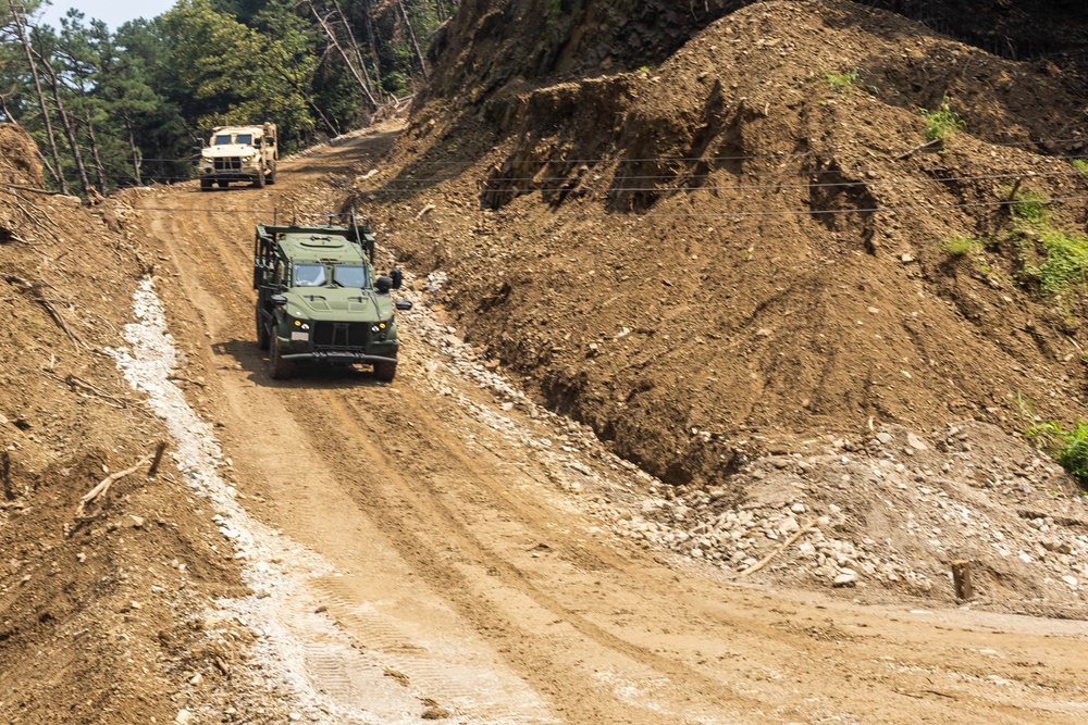 III MEF CG, SgtMaj, CMDCM Visit Choctaw Road