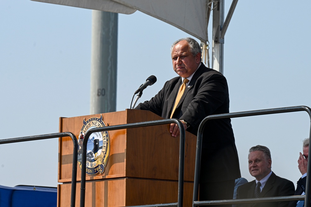 SECNAV Attends USS New Jersey (SSN-796) Commissioning Ceremony