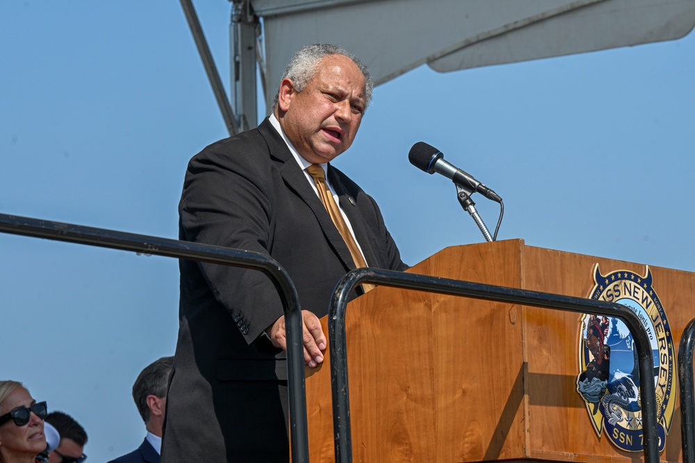 SECNAV Attends USS New Jersey (SSN-796) Commissioning Ceremony