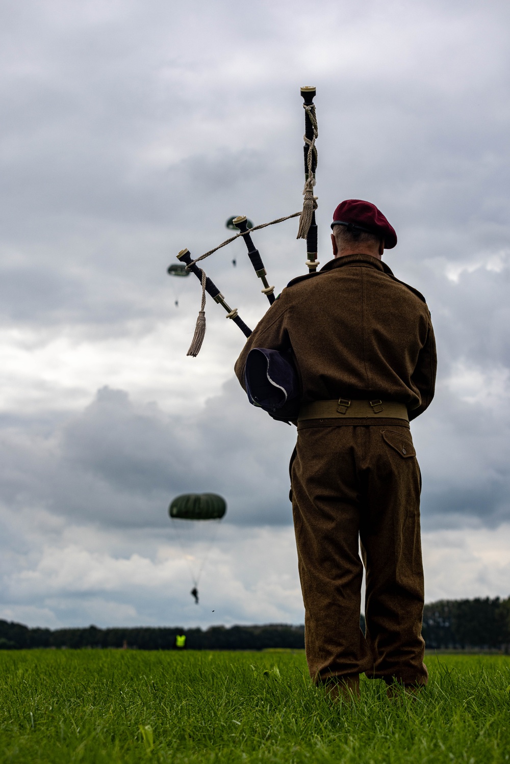 Operation Market Garden 80th Anniversary: Round Canopy Parachuting Team Jump