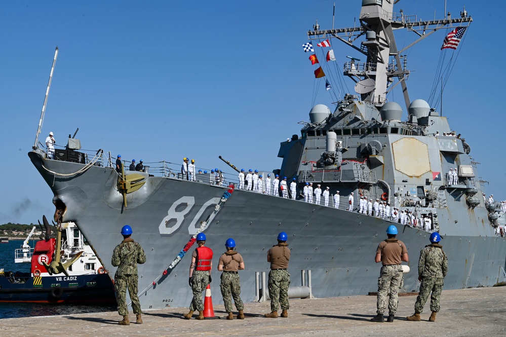 USS Roosevelt returns to NAVSTA Rota