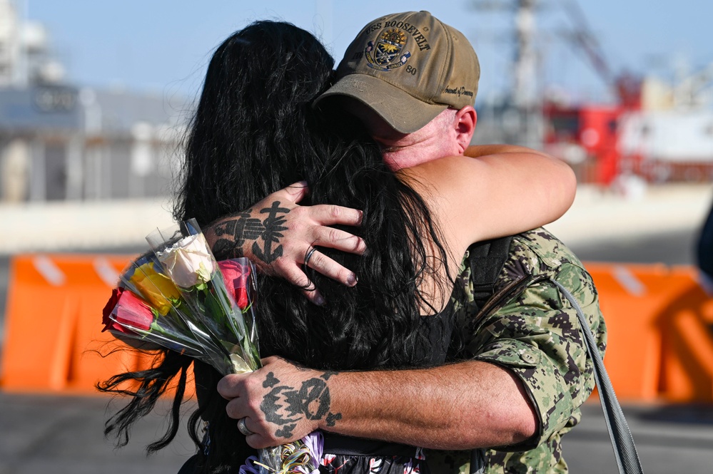 USS Roosevelt returns to NAVSTA Rota