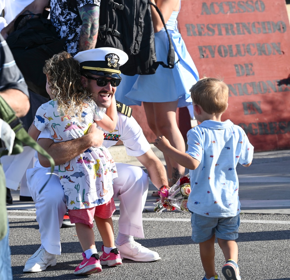 USS Roosevelt returns to NAVSTA Rota