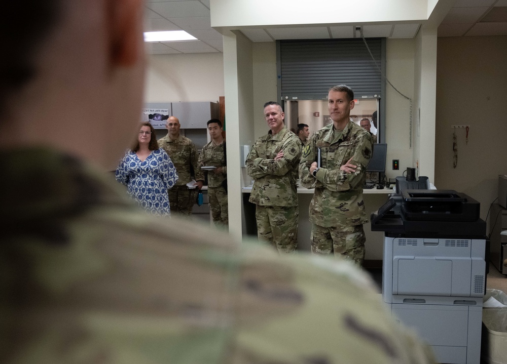 Expeditionary Center commander visits Pope Army Airfield