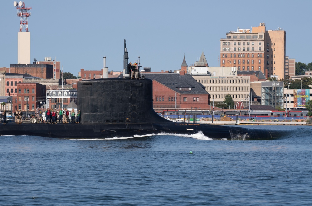 USS Washington (SSN 787) Arrives at Submarine Base New London