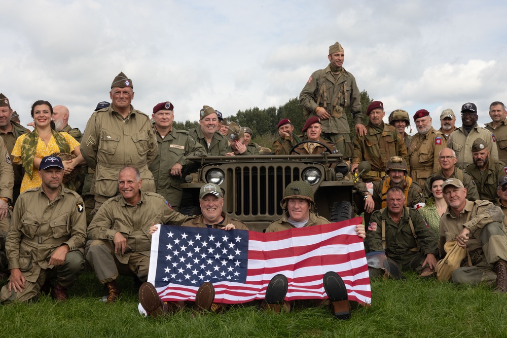 Operation Market Garden 80th Anniversary: Round Canopy Parachuting Team Jump