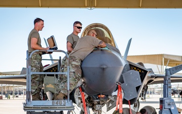 Heat, Dust, and Sweat: How Reserve Airmen Maintainers Power through the Arizona Sun