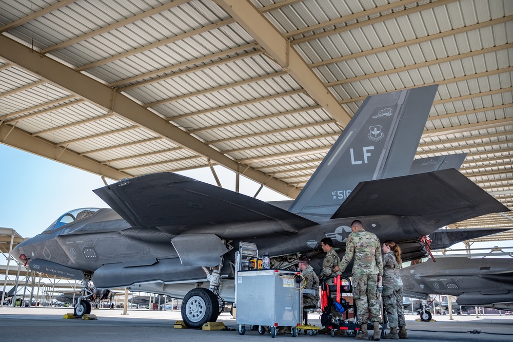 Heat, Dust, and Sweat: How Reserve Airmen Maintainers Power through the Arizona Sun