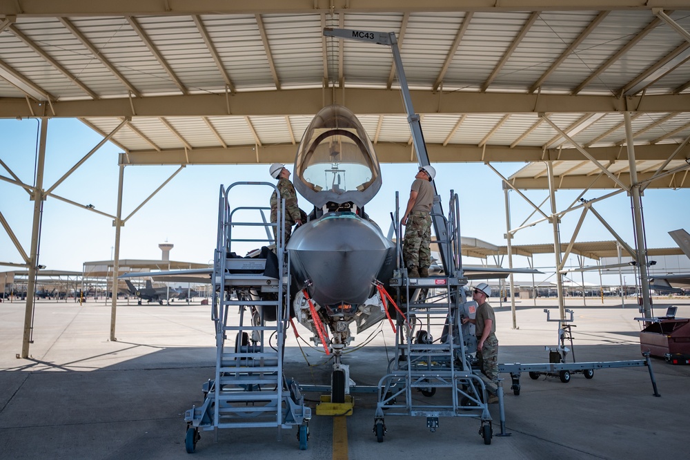 Heat, Dust, and Sweat: How Reserve Airmen Maintainers Power through the Arizona Sun