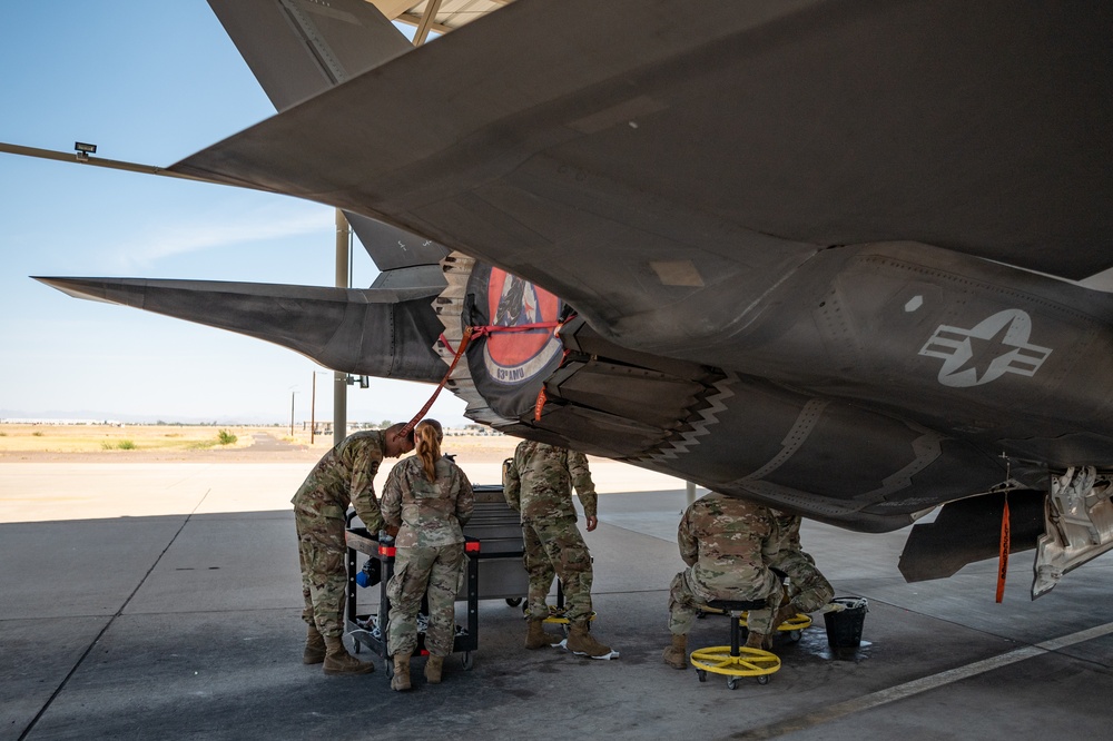 Heat, Dust, and Sweat: How Reserve Airmen Maintainers Power through the Arizona Sun