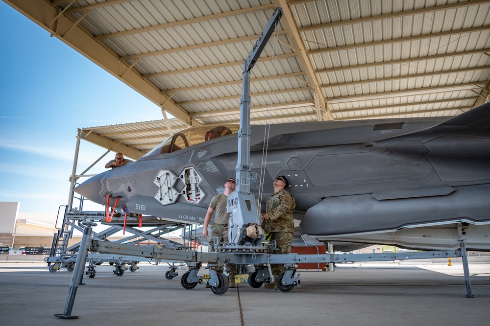 Heat, Dust, and Sweat: How Reserve Airmen Maintainers Power through the Arizona Sun