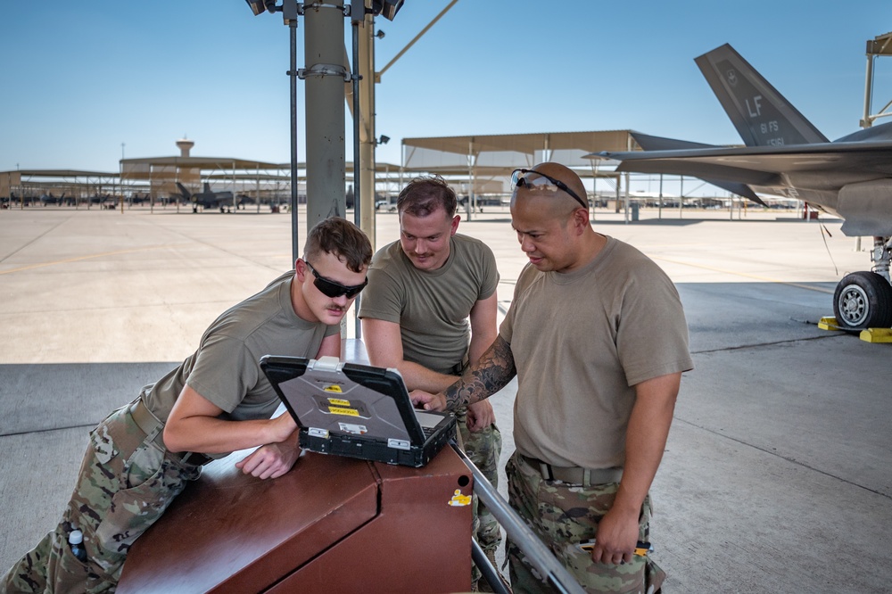 Heat, Dust, and Sweat: How Reserve Airmen Maintainers Power through the Arizona Sun