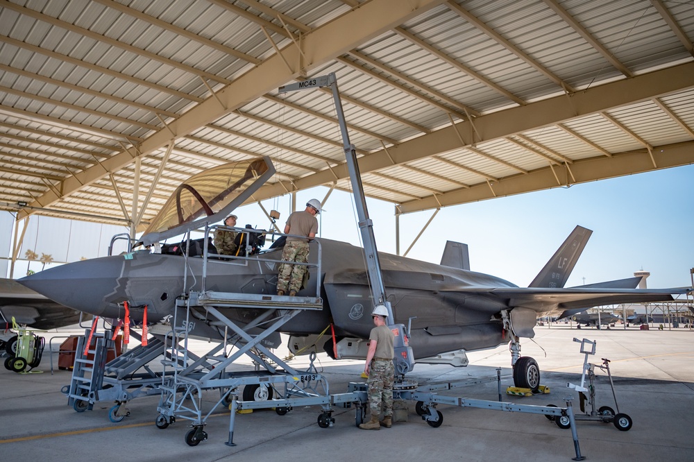 Heat, Dust, and Sweat: How Reserve Airmen Maintainers Power through the Arizona Sun