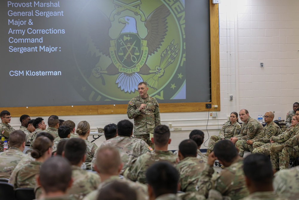 Command Sgt. Maj. Shawn Klosterman Visits 89th MP Bde.