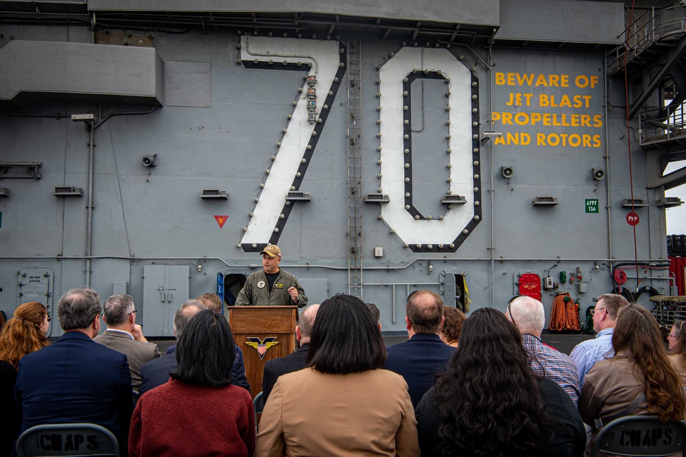 Members of APEX Senior Executive Orientation Program tour USS Carl Vinson