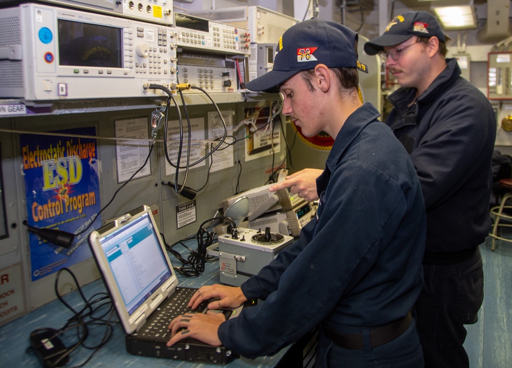 USS Ronald Reagan (CVN 76) Sailors conduct maintenance