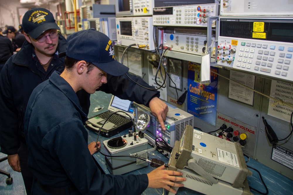 USS Ronald Reagan (CVN 76) Sailors conduct maintenance