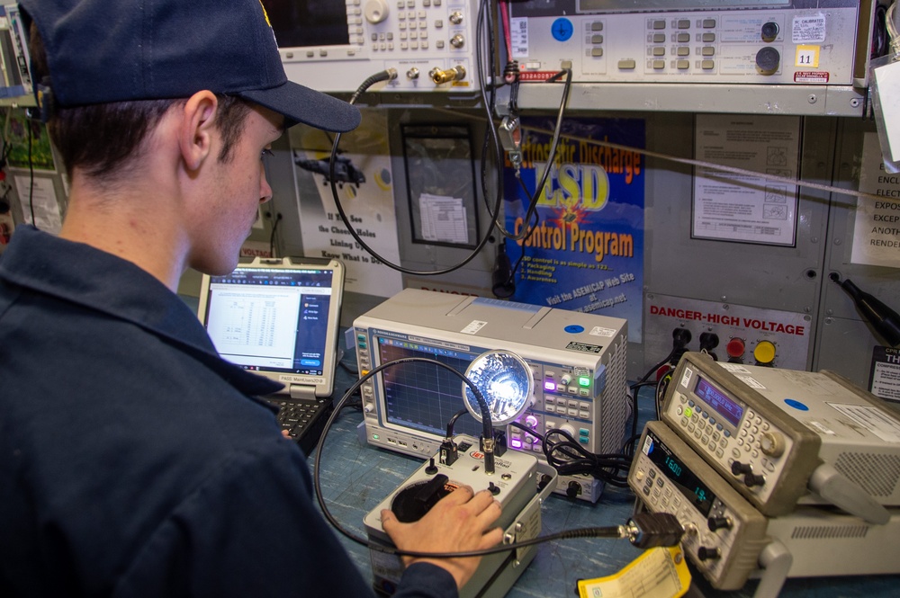 USS Ronald Reagan (CVN 76) Sailors conduct maintenance