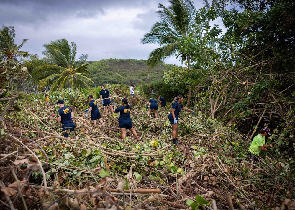 USS Chung-Hoon Sailors Conduct Namesake Visit In Hawaii