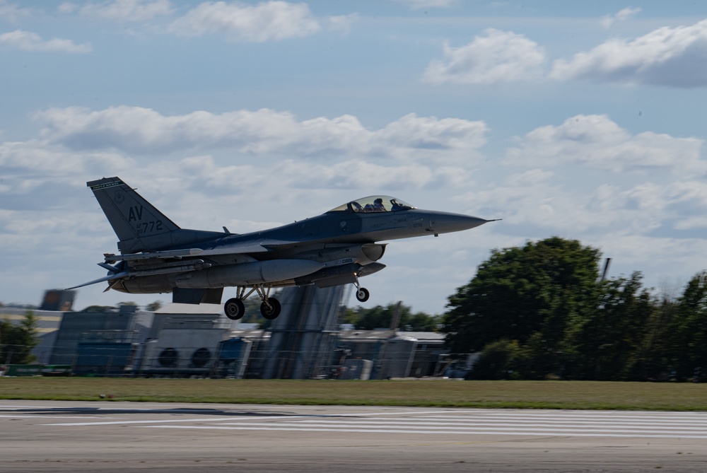 Fighting Falcons from Aviano land in Mildenhall for Cobra Warrior