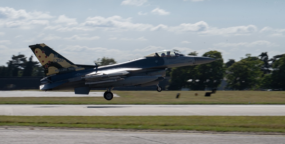 Fighting Falcons from Aviano land in Mildenhall for Cobra Warrior