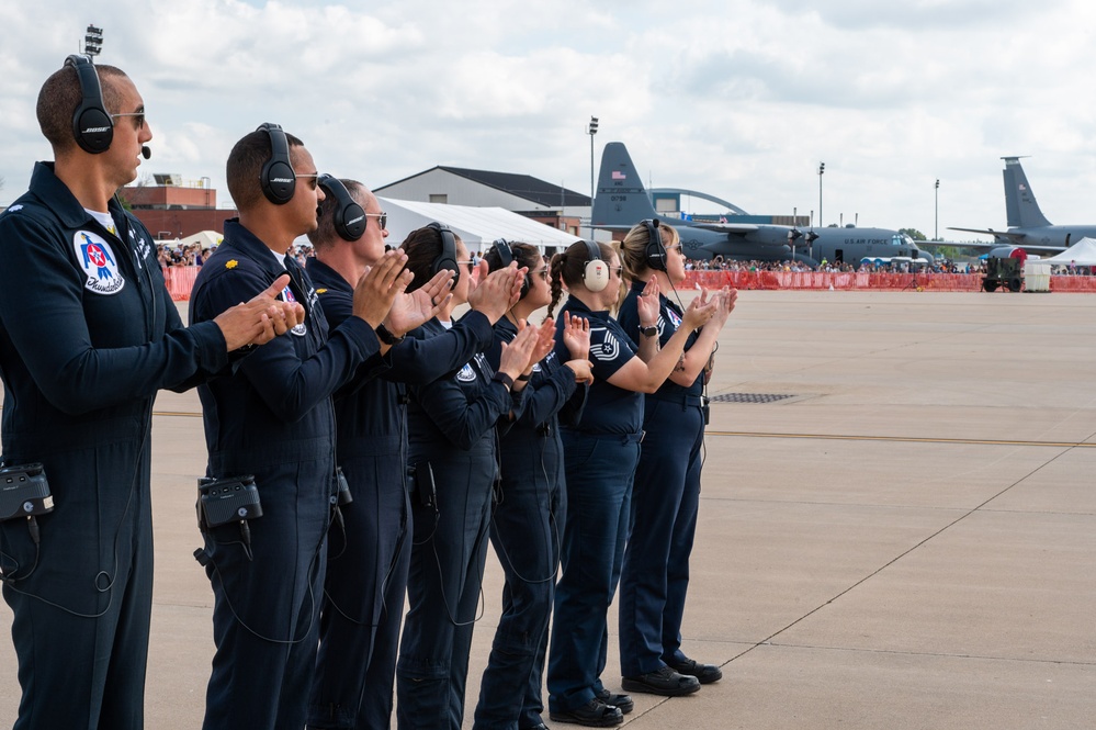 Thunderbirds perform at the Sound of Speed Airshow