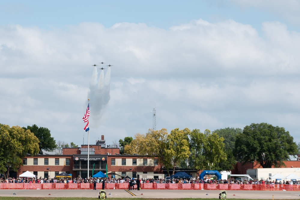 Thunderbirds perform at the Sound of Speed Airshow