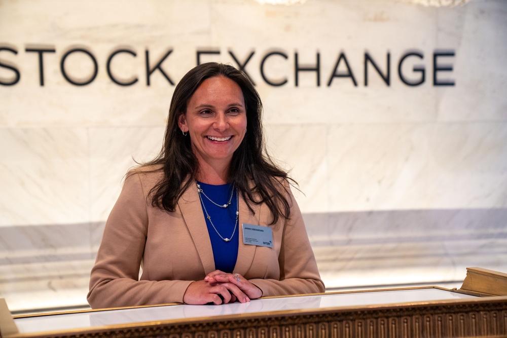 Coast Guard Members Attend Opening Bell Ceremony at New York Stock Exchange