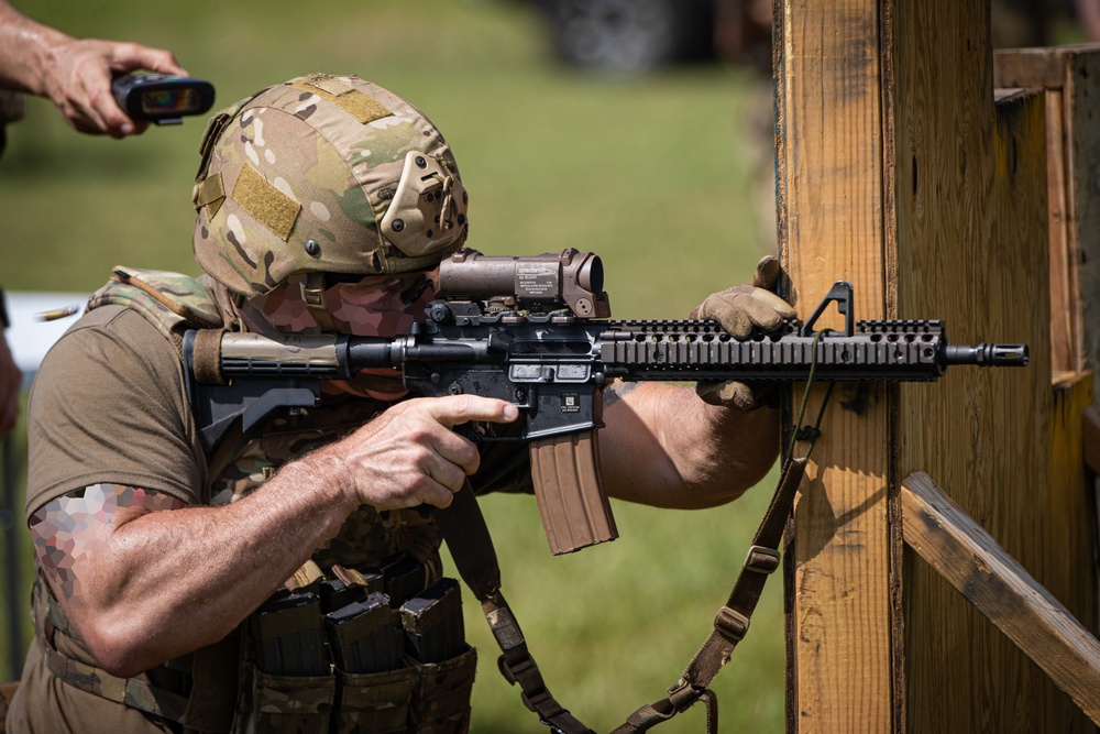 Alabama National Guard Special Forces Soldiers conduct barrier and shoot house training