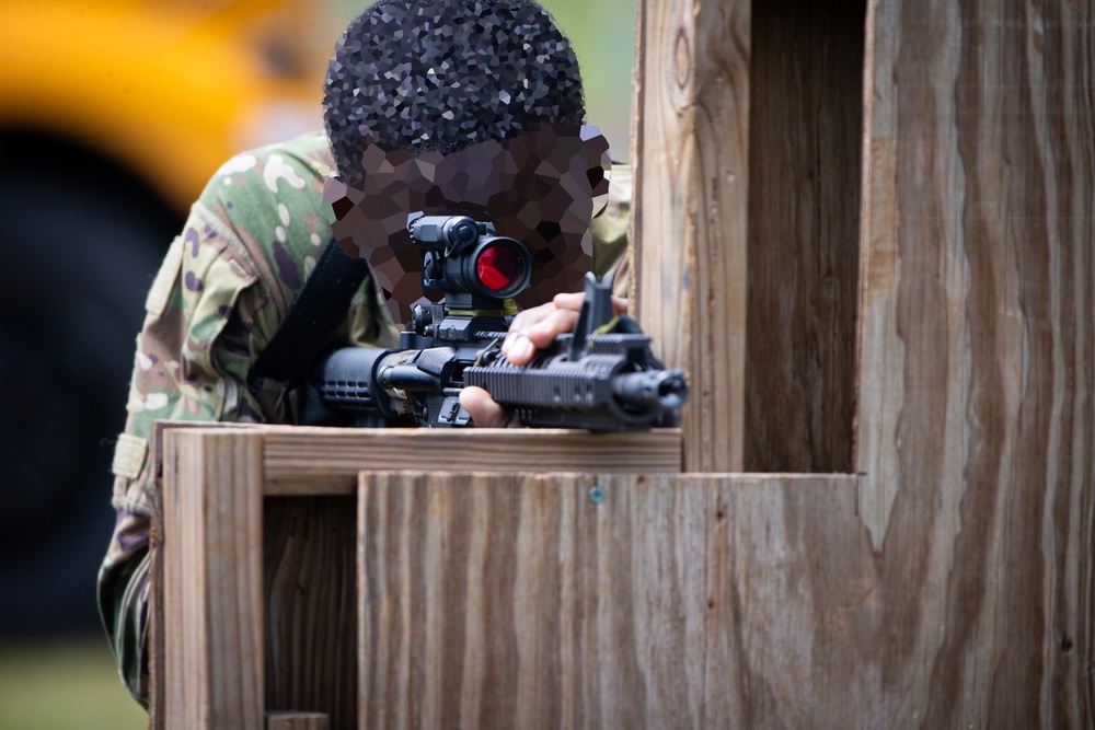 Alabama National Guard Special Forces Soldiers conduct barrier and shoot house training