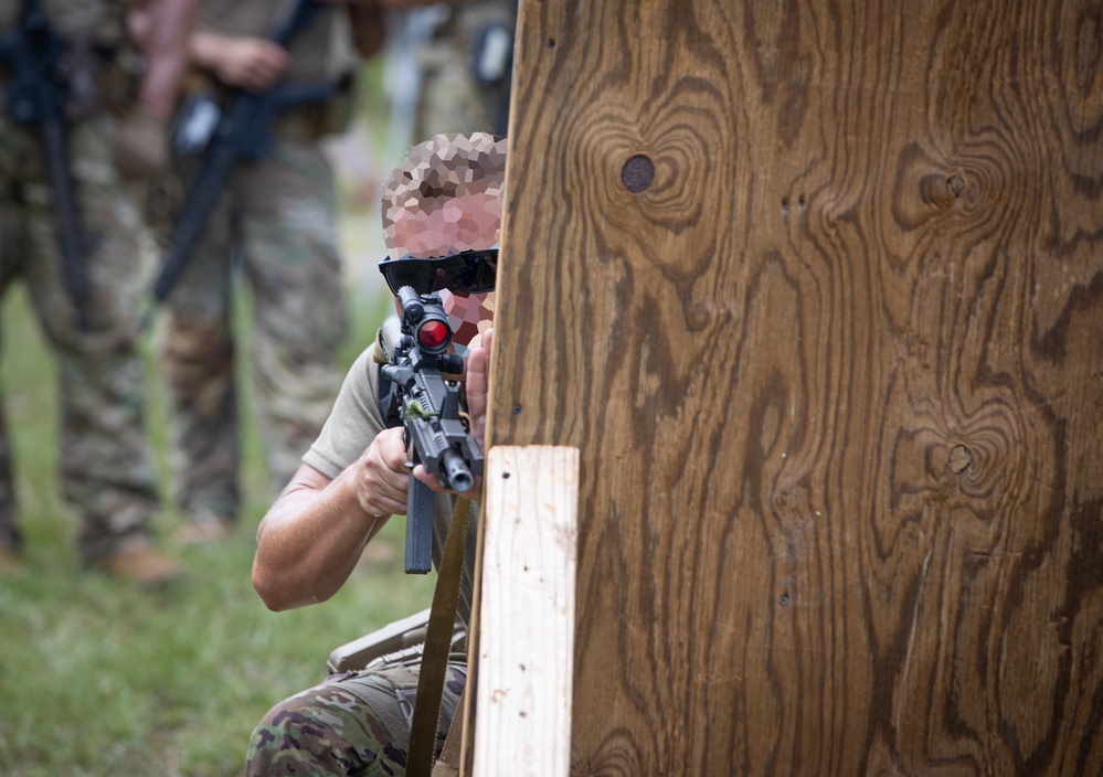Alabama National Guard Special Forces Soldiers conduct barrier and shoot house training
